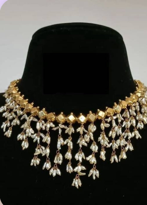 Cultured pearl necklace